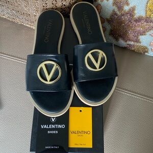 Mario Valentino size 6 black leather slides
